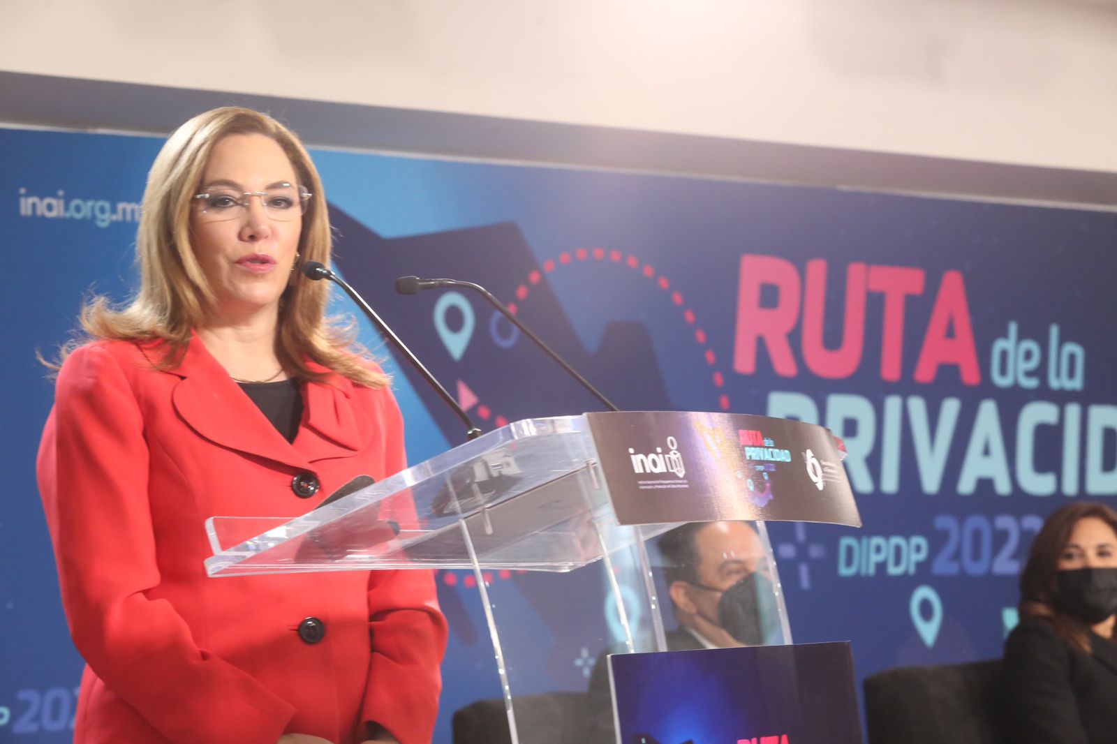 Legisladores se comprometen a frenar el uso inadecuado de datos personales: INAI
