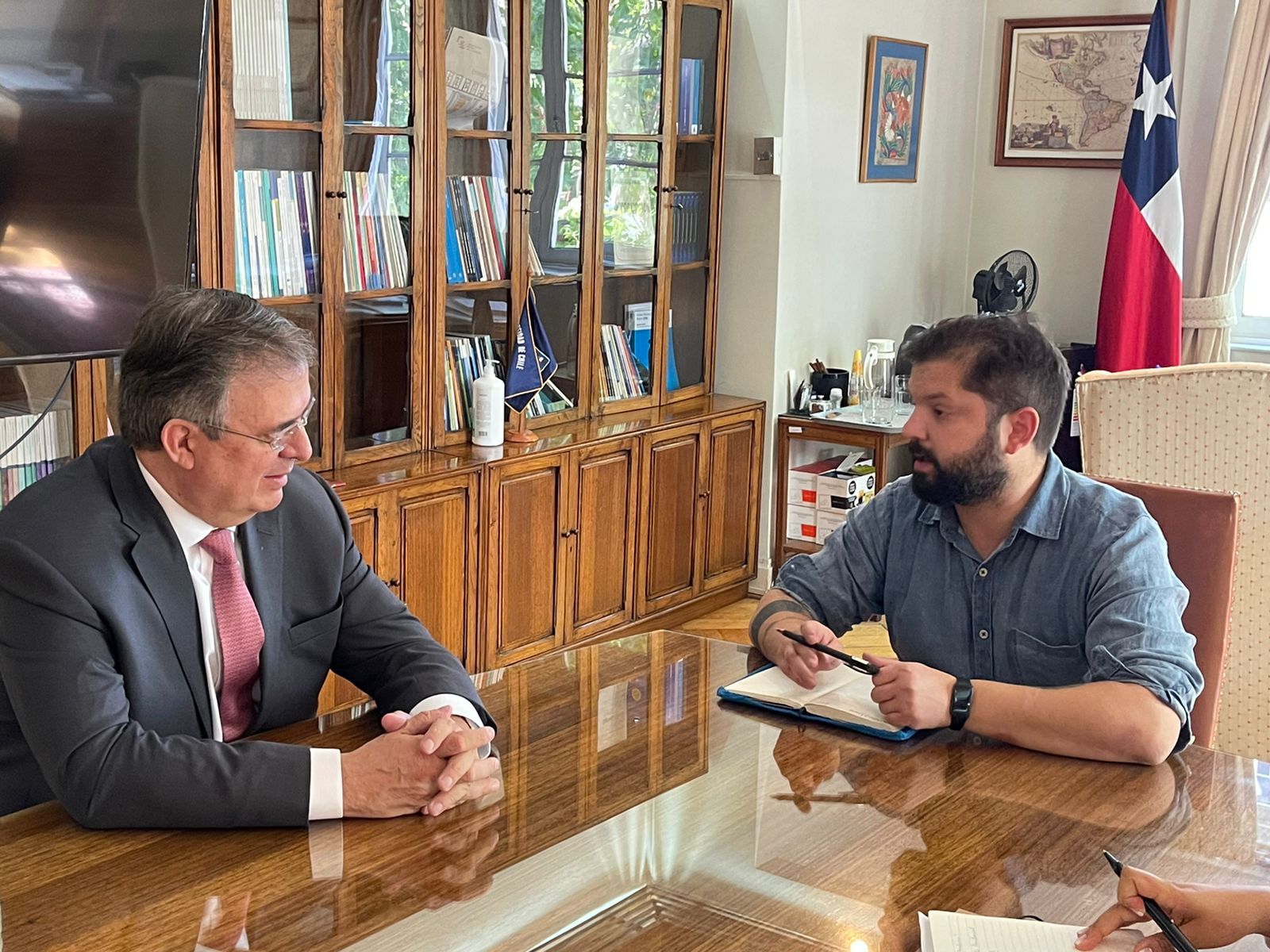 Marcelo Ebrard acuerda alianza estratégica con el Presidente electo de Chile