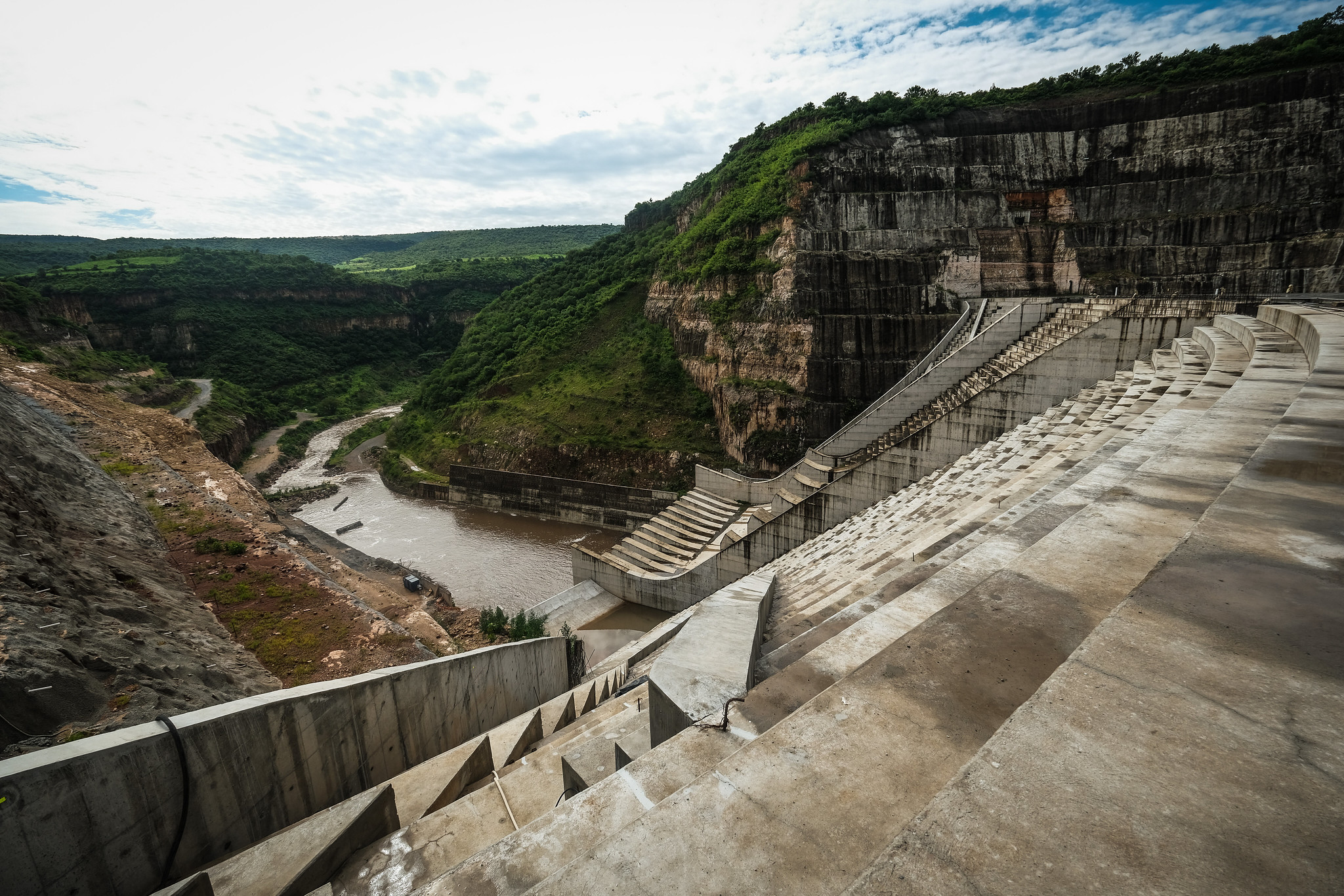 Federación financiará obras de suministro de agua y transporte en Jalisco