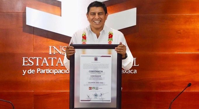 Salomón Jara recibe constancia de mayoría como gobernador electo de Oaxaca
