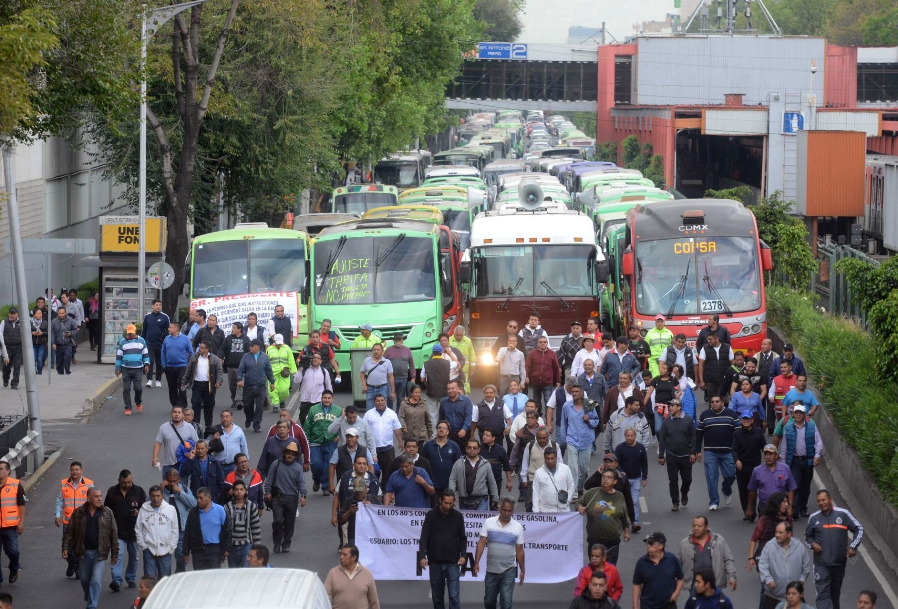 Transportistas vs autoridades de CDMX por aumento de tarifas