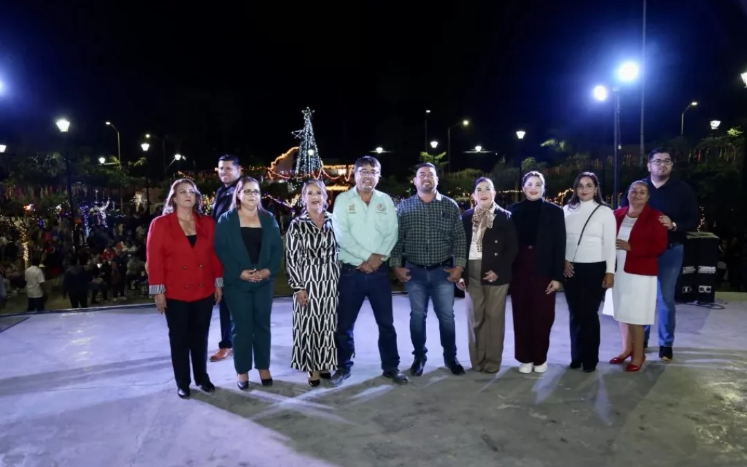 Inician en Miraflores, Los Cabos festividades decembrinas con el tradicional encendido del árbol navideño