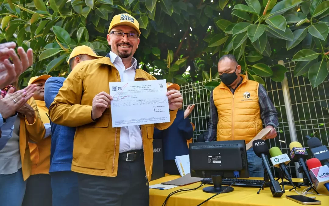 Omar Ortega se registra como precandidato del PRD a la gubernatura del Edomex