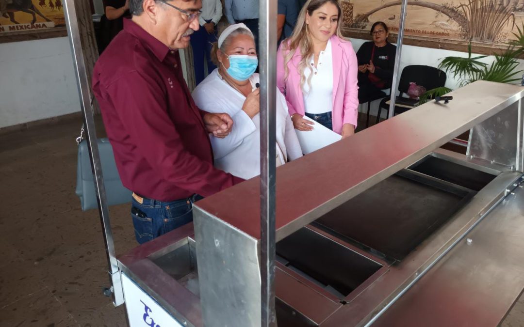 Alcalde de Los Cabos Leggs Castro continúa trabajando en pro de las personas que más lo necesitan