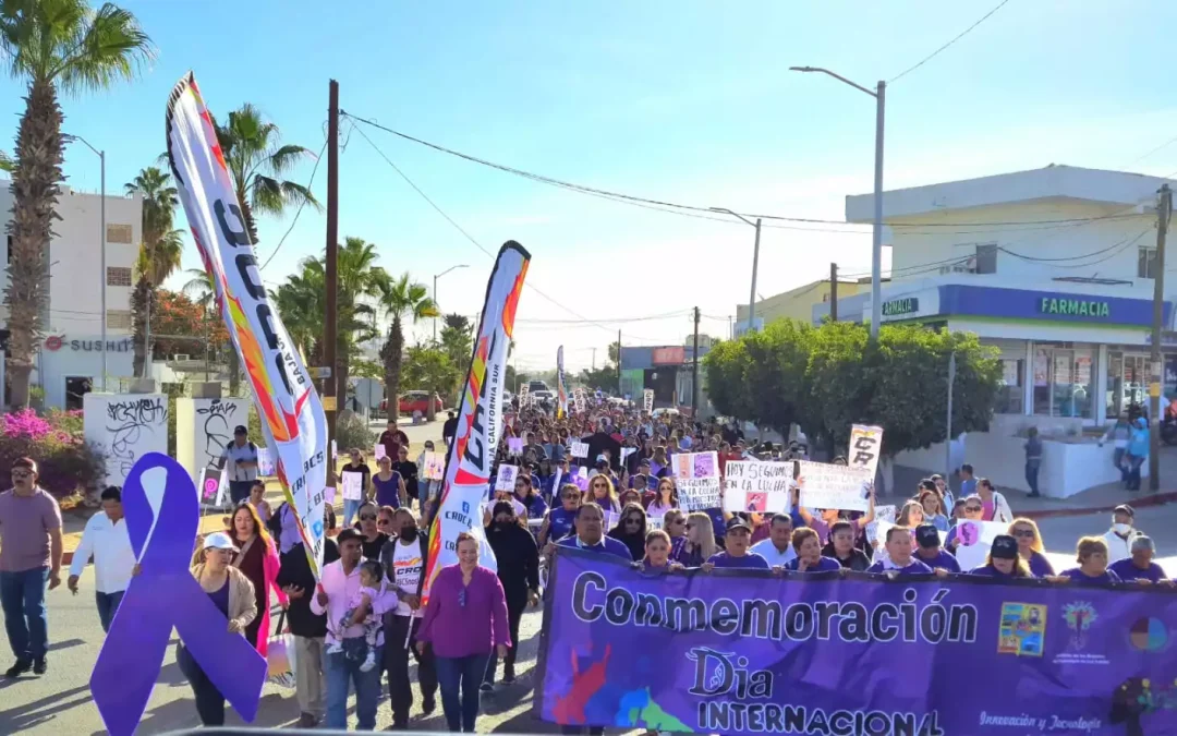 En Cabo San Lucas con caminata conmemoran el Día Internacional de la Mujer