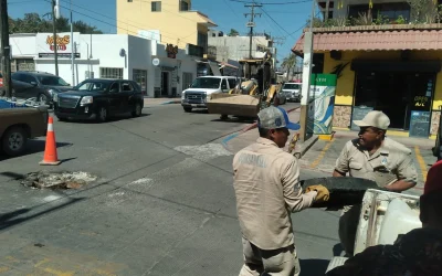OOMSAPAS Los Cabos clausura pozo de visita para mejorar la red de drenaje en el Centro de Cabo San Lucas