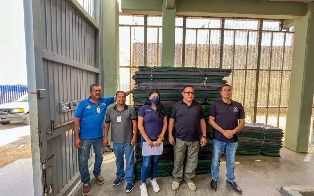 DIF Los Cabos acerca apoyos a quién más lo necesita; donan colchonetas a Centro Penitenciario y Centro de Rehabilitación en SJC