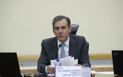 Lorenzo Córdova destaca reinstalación de Jacobo Molina como secretario ejecutivo del INE