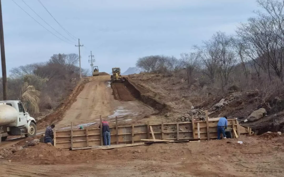 Gobierno de Sinaloa invierte en obras carreteras