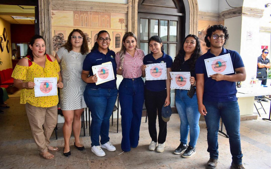 Gobierno de Los Cabos beneficia a 21 personas con la entrega de apoyos económicos