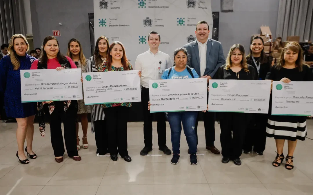 Entrega Monterrey microcréditos a la palabra; también apoya proyectos individuales