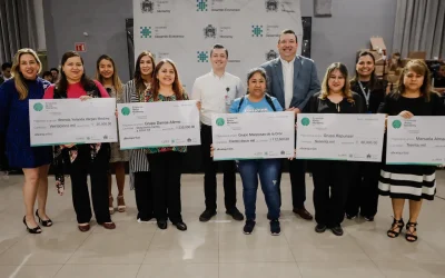 Entrega Monterrey microcréditos a la palabra; también apoya proyectos individuales