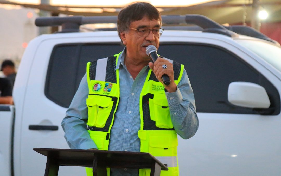 Oscar Leggs Castro enciende el nuevo alumbrado del tramo del puente Aeropuerto-Santa Anita