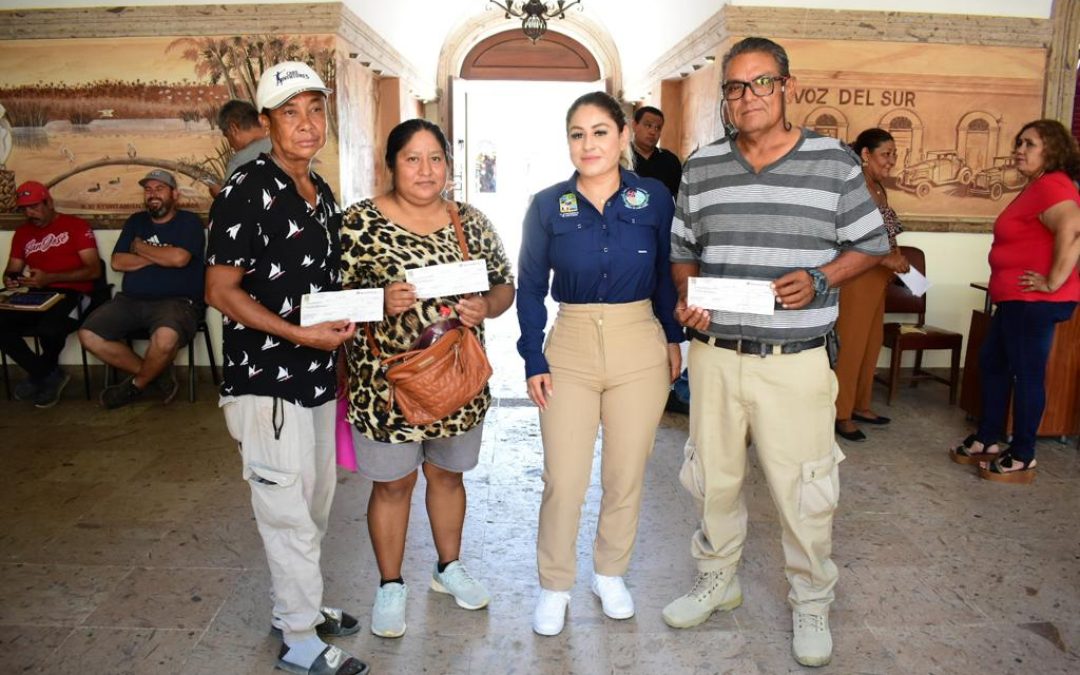 Gobierno de Los Cabos hace entrega de más apoyos económicos en San José del Cabo