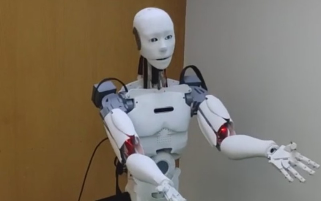 Egresados del IPN construyen robot para terapia de autismo infantil
