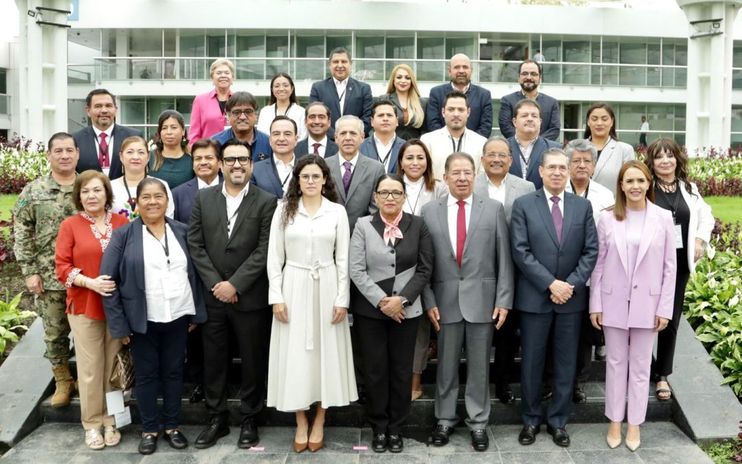 Toman protesta presidente e integrantes de la Conferencia Nacional de Seguridad Pública Municipal