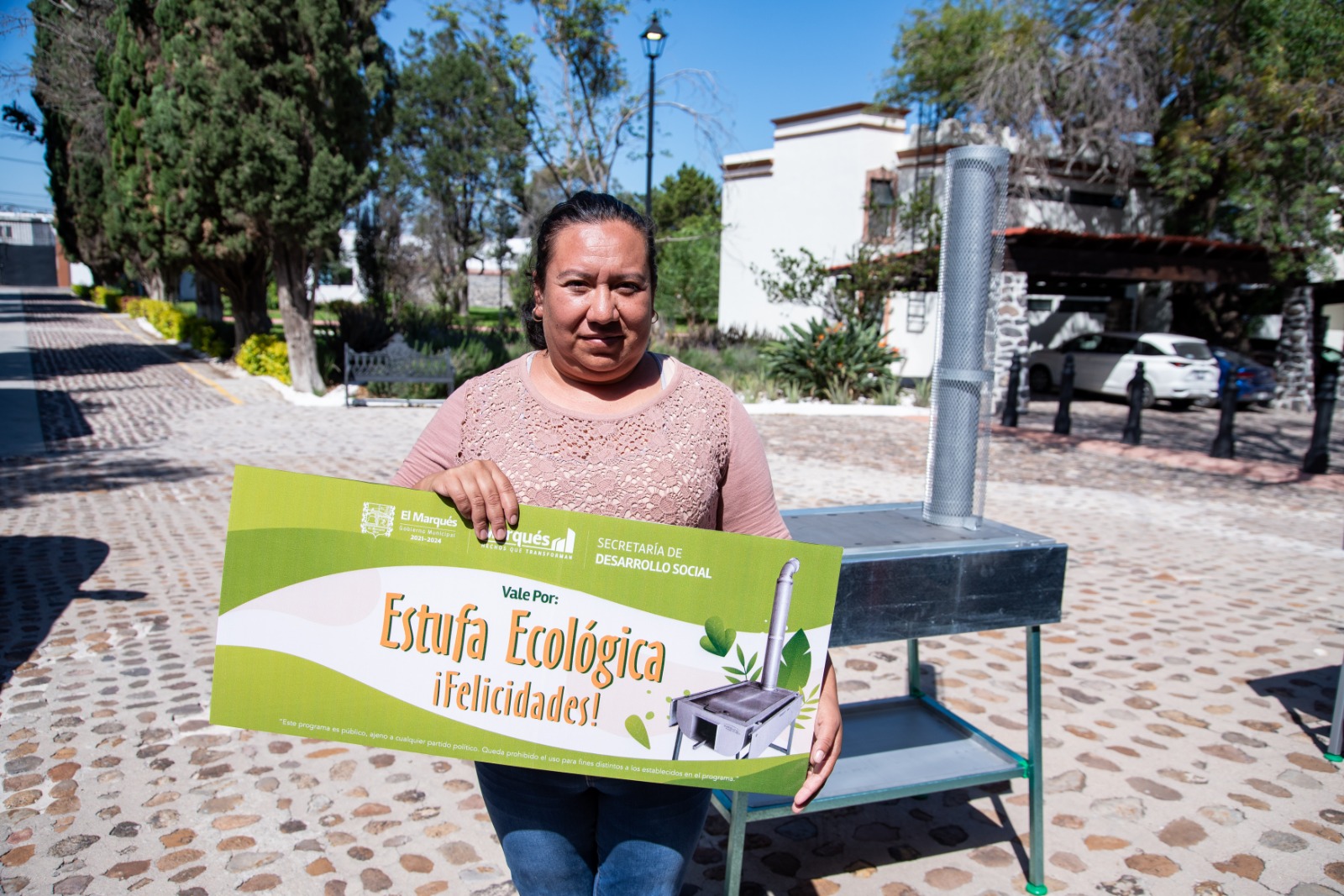 Municipio de El Marqués, Querétaro, entregó estufas ecológicas a 600 hogares