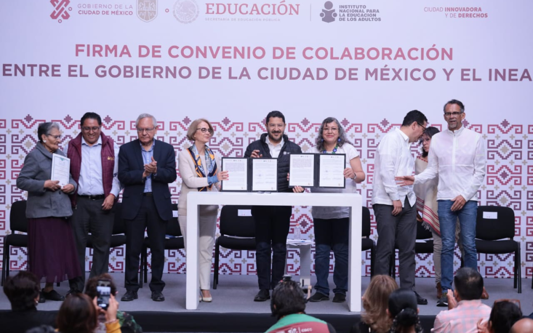 Gobierno de la CDMX y el INEA firman convenio para impulsar alfabetización de adultos en PILARES