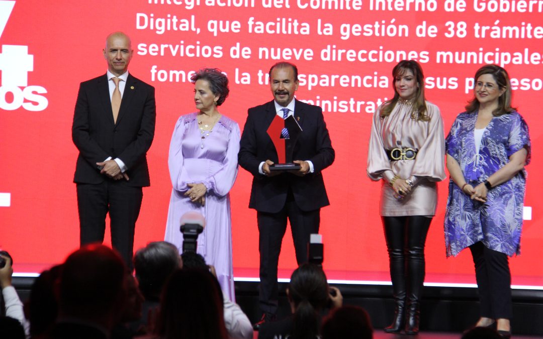 Reconoce la revista Alcaldes de México a Pedro Rodríguez Villegas por la plataforma City Manager, innovando en gobierno digital
