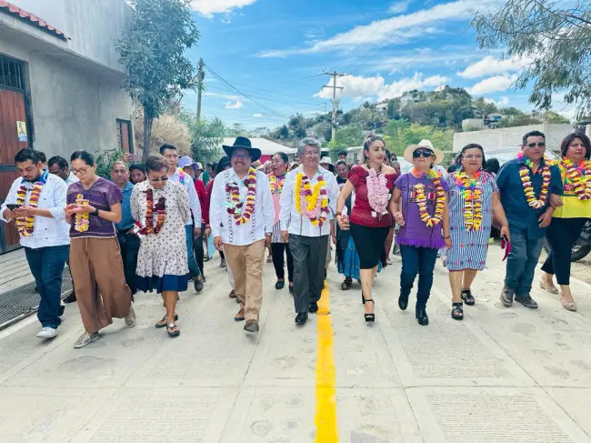 Inauguran camino artesanal en la colonia Solidaridad, Oaxaca