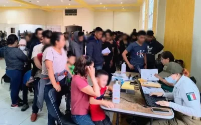 El INM y autoridades estatales rescatan a más de 700 migrantes de una bodega en Tlaxcala