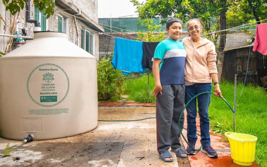 Entregan sistema de captación de agua pluvial gratuito en CDMX