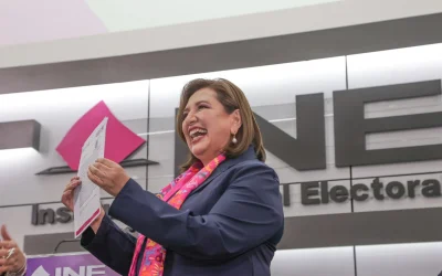 Xóchitl Gálvez se registra ante el INE como candidata a la Presidencia