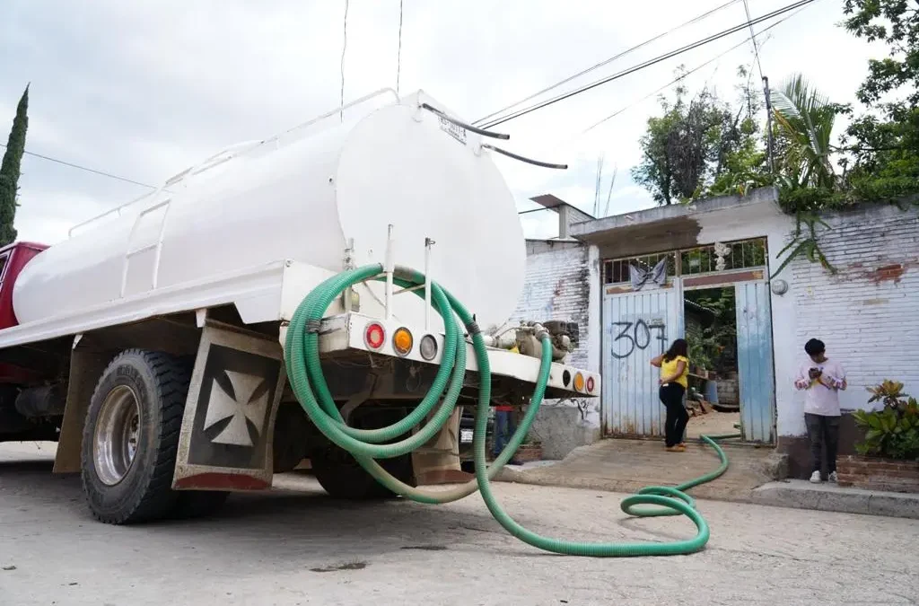 Vecinos de Oaxaca se manifiestan por no tener agua durante 40 días