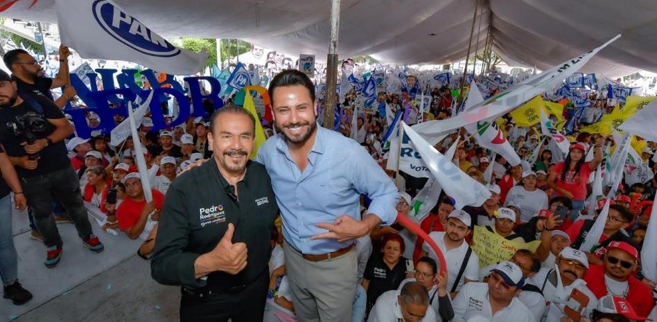 Pedro Rodríguez Villegas cierra su campaña ante miles de simpatizantes