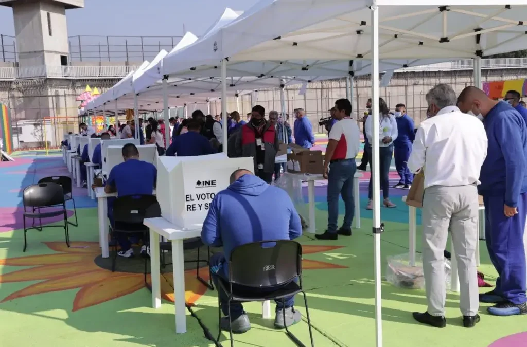 Comienza votación anticipada en penales del país