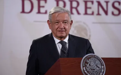 AMLO informa aumento de 10% anual para maestros de educación básica