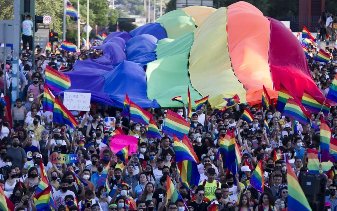 1 de cada 3 jóvenes mexicanos de la comunidad LGBTQ+ ha intentado suicidarse: The Trevor Project