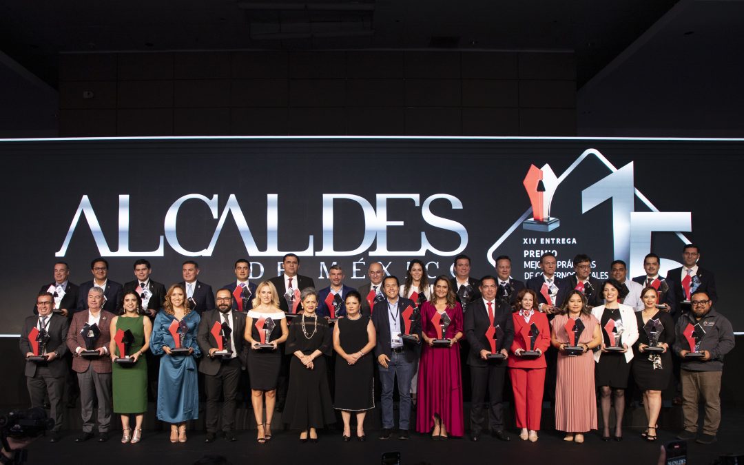 Premian a municipios y estados por sus buenas prácticas de gobierno