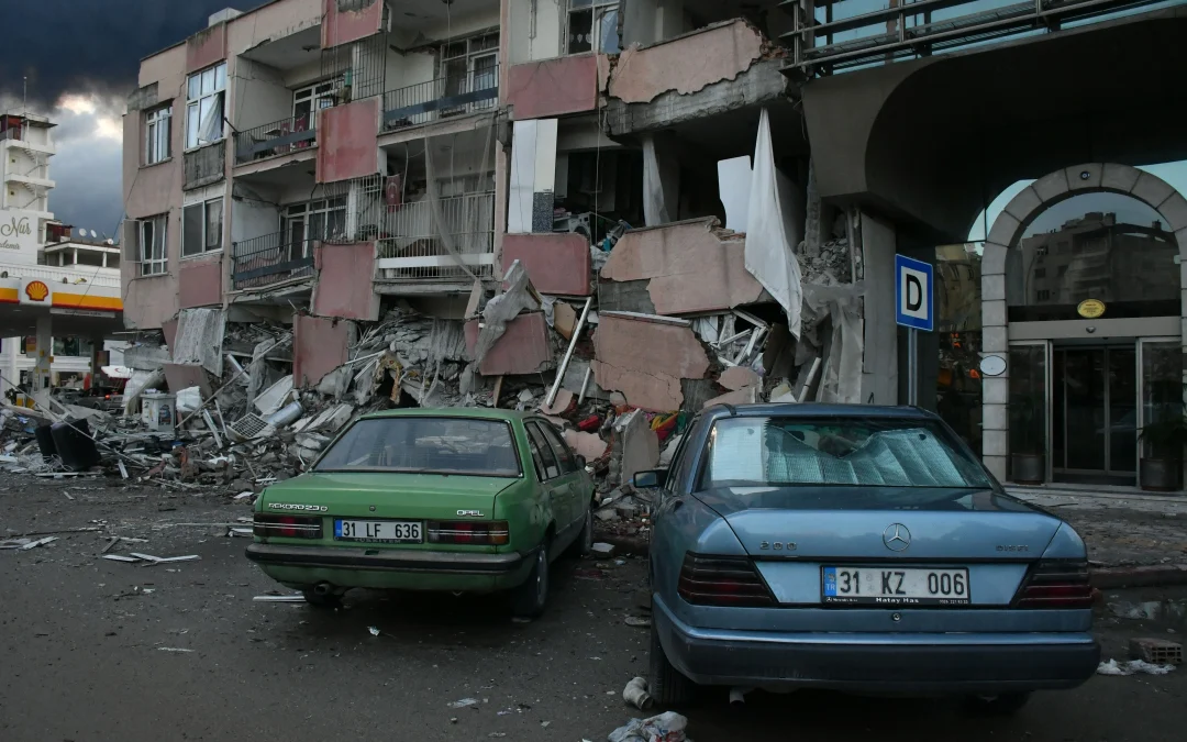 ¿Qué hacer en caso de un sismo si te encuentras dentro de tu auto?