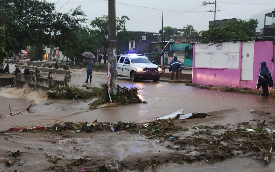 Acapulco es gravemente afectado por “John”
