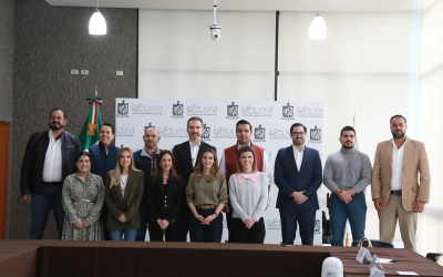 Adrián de la Garza pide a diputados de NL aprobar un presupuesto municipalista