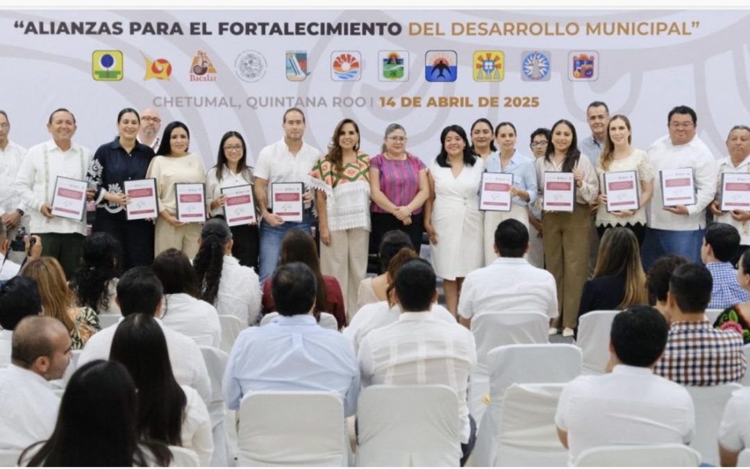 Gobernadora y alcaldes de Quintana Roo firman Planes Municipales de Desarrollo 