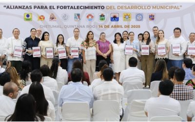 Gobernadora y alcaldes de Quintana Roo firman Planes Municipales de Desarrollo 
