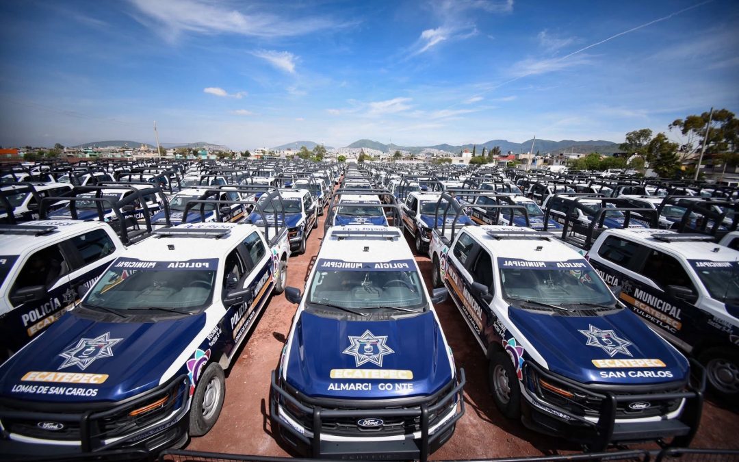 Edomex entrega 455 unidades para reforzar la seguridad de Ecatepec