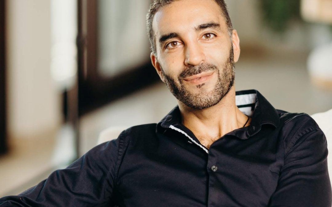 Emiten ficha roja para Simón Levy, ex subsecretario de Turismo