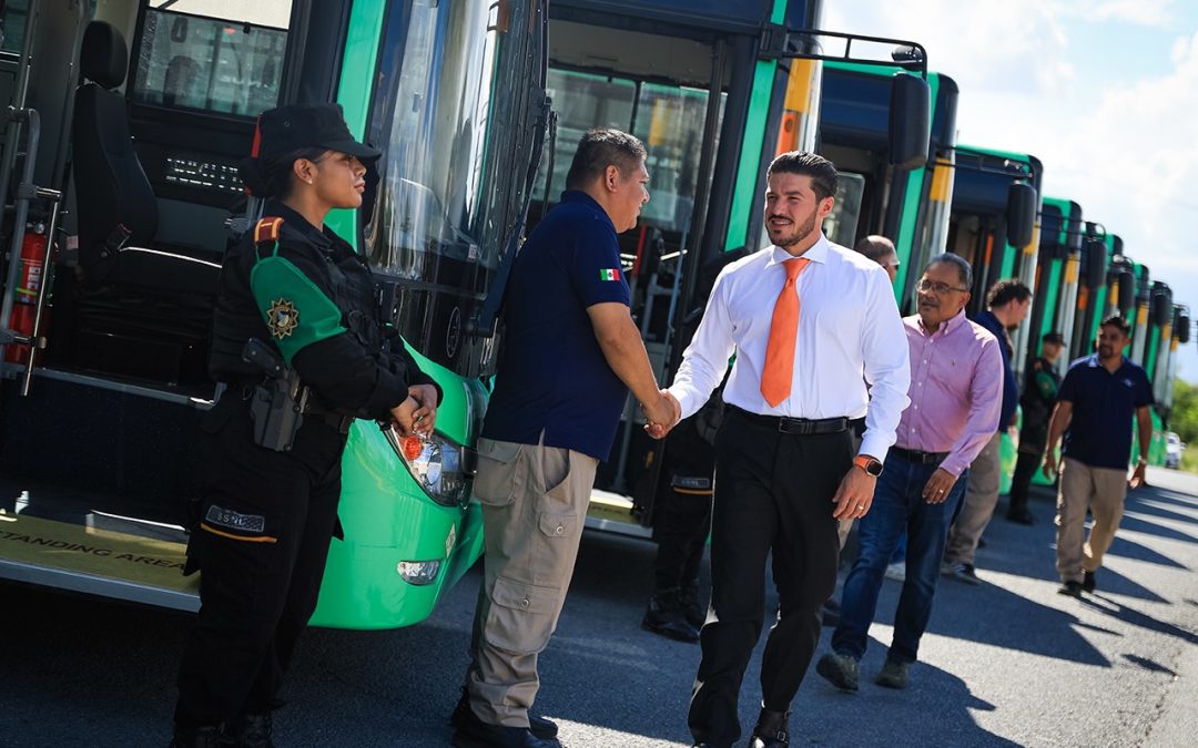 Nuevo León estrena 25 nuevas unidades de transporte público