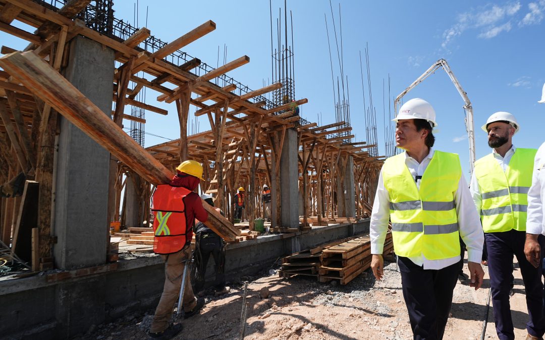 SEP anuncia reconversión de 35 planteles en todo el país