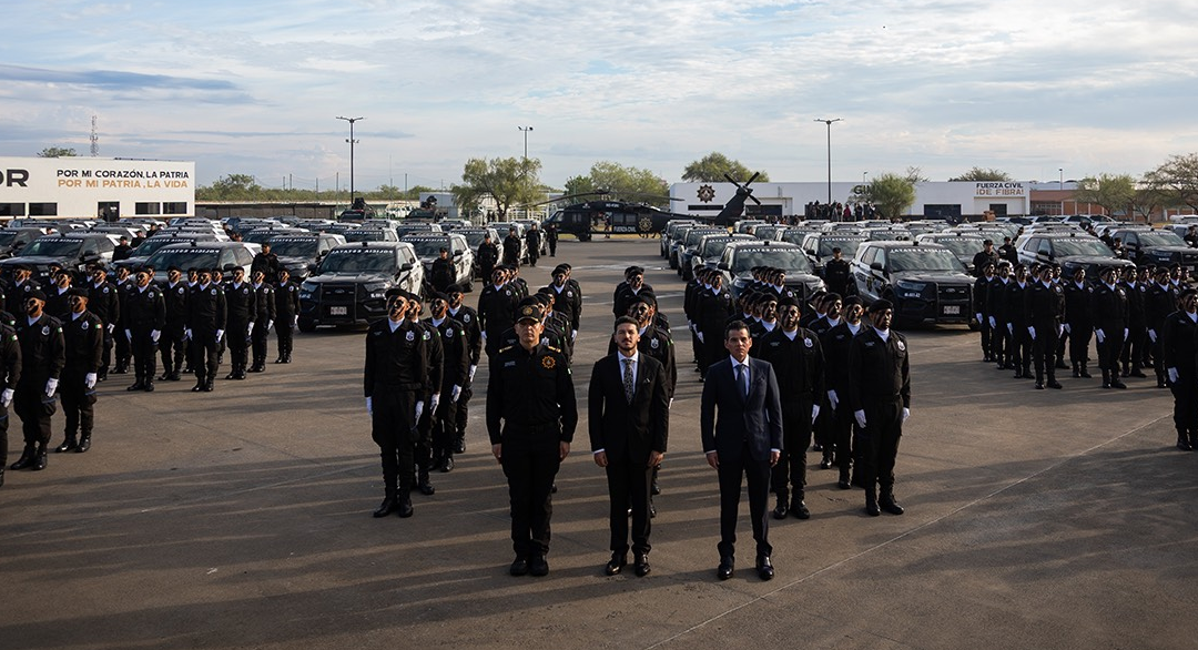 Nuevo León entrega nuevas  patrullas a la Fuerza Civil