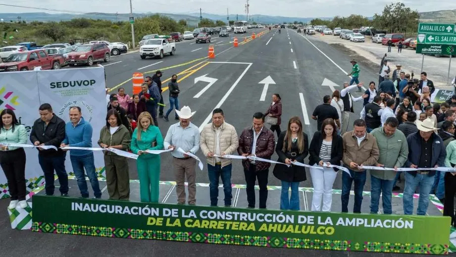 Construcción de la autopista  San Luis- Matehuala, ahorro en trayecto a la frontera norte