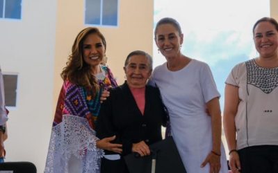 Gobierno federal entrega 225 viviendas a mujeres en Playa del Carmen