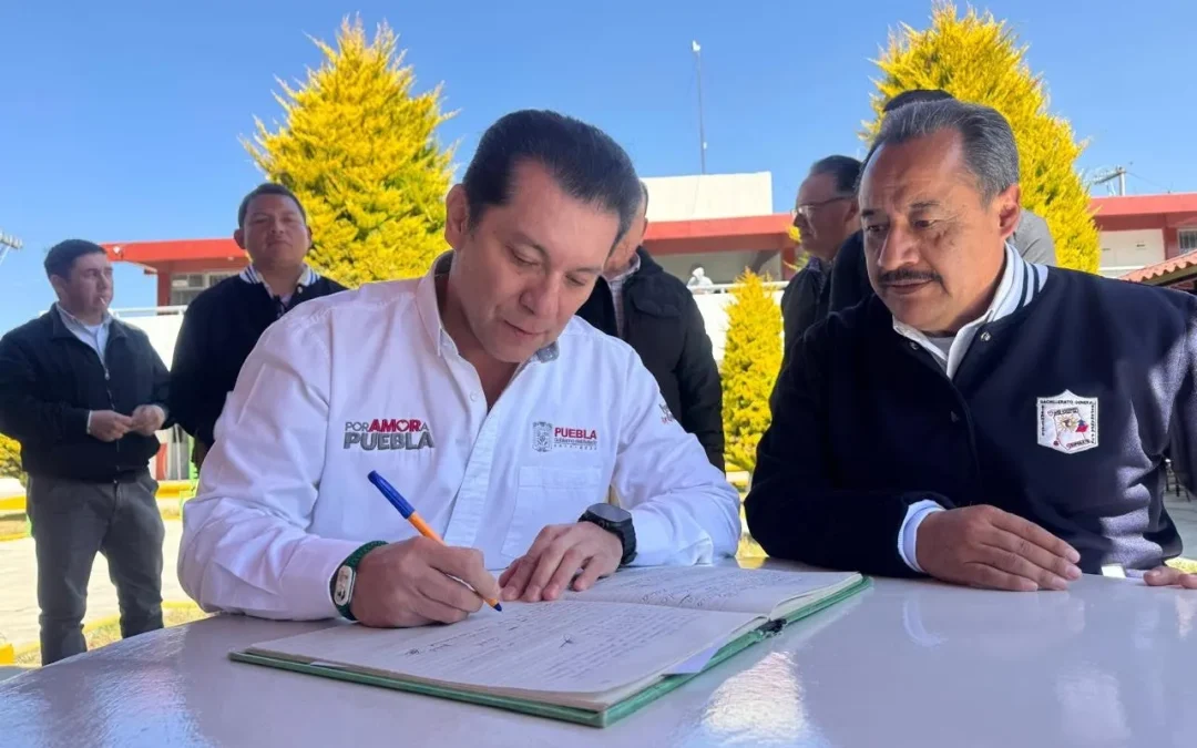 Universidad de Puebla y  municipio de Esperanza firman convenio para acceso a educación superior