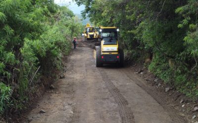Gobierno de Puebla impulsa obras municipales de conectividad rural y seguridad vial