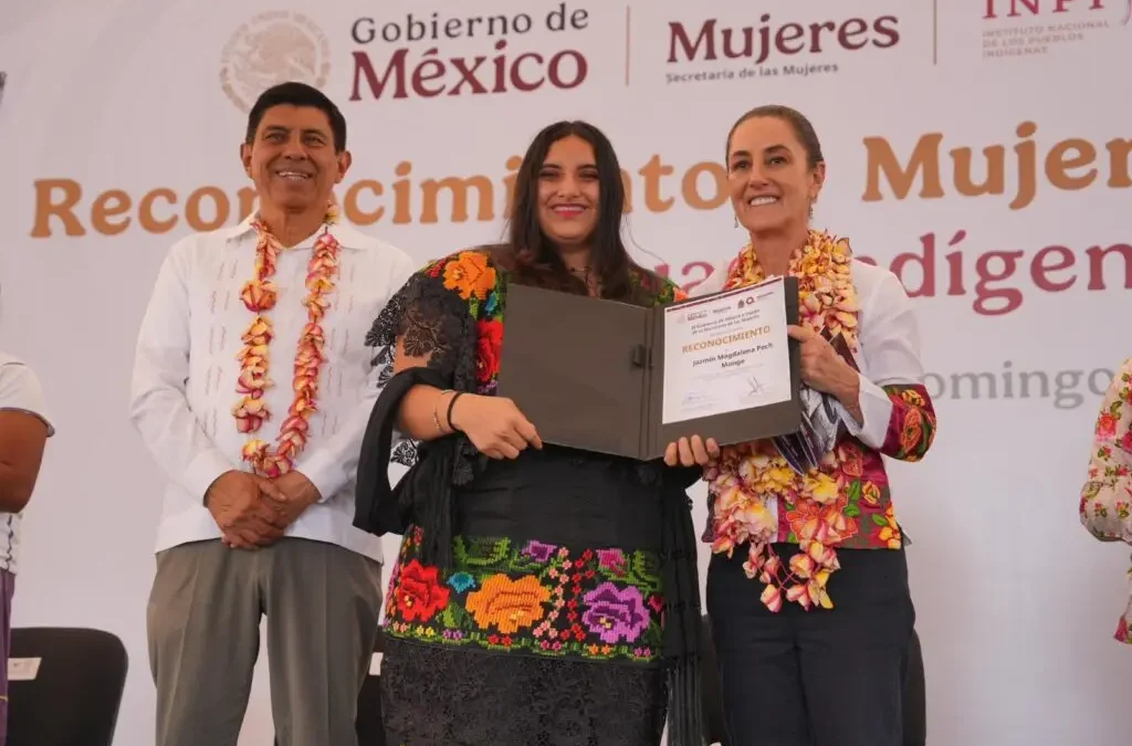 Gobernador de Oaxaca reconoce a mujeres traductoras de Lenguas indígenas nacionales