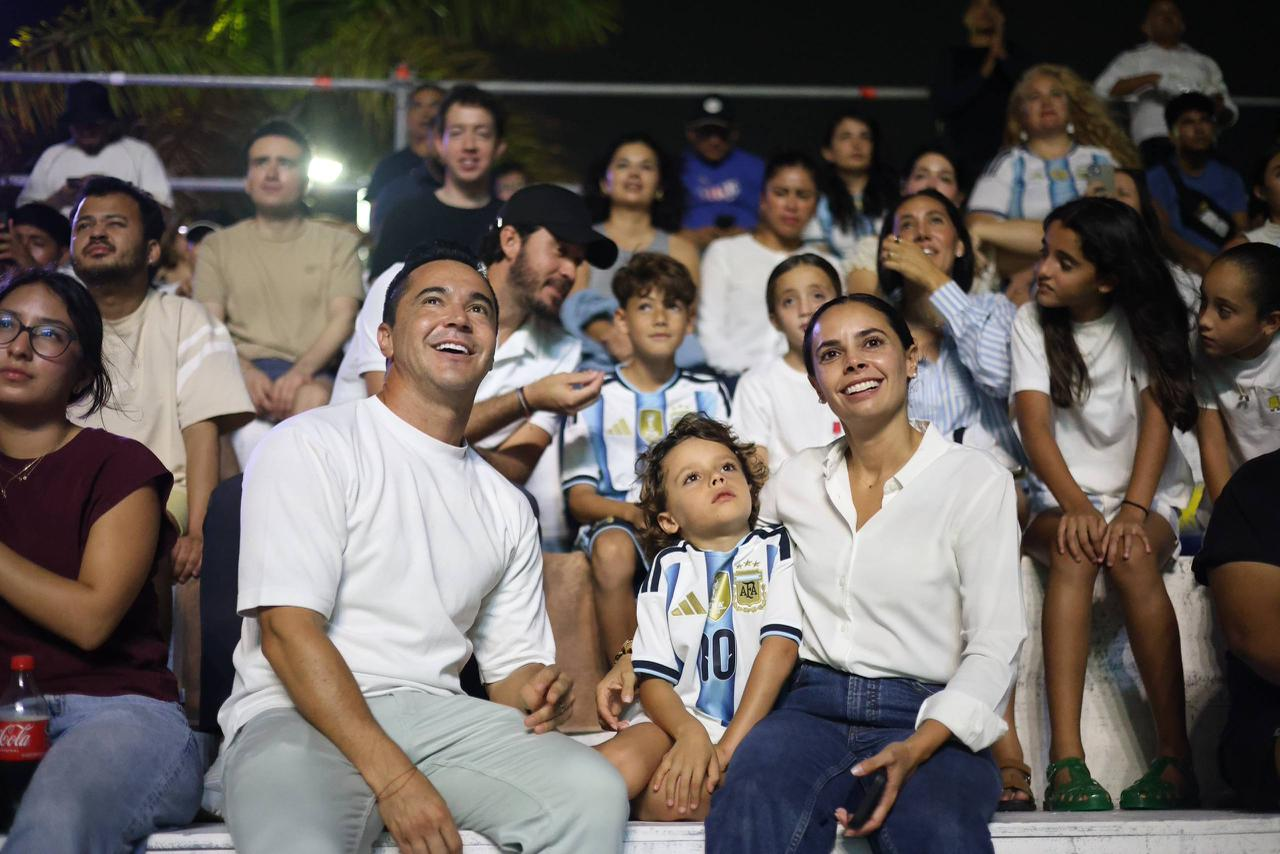 “Cancún Fut Fest” reúne a cientos de aficionados para el Argentina vs Argelia