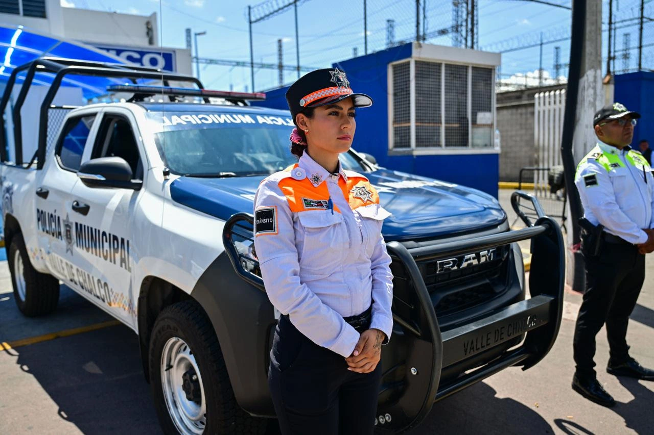 Delfina Gómez entrega 32 patrullas en Valle de Chalco para cuidar a la ciudadanía y construir entornos de paz 